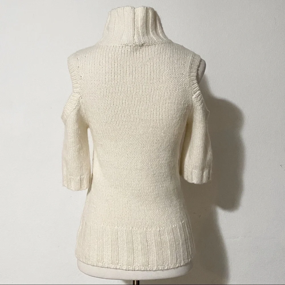 EXPRESS Cream Sweater - Picture 2 of 5